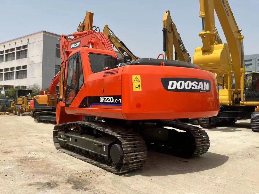Doosan DH220LC Used Hydraulic Excavator Equipment Second Hand Diggers