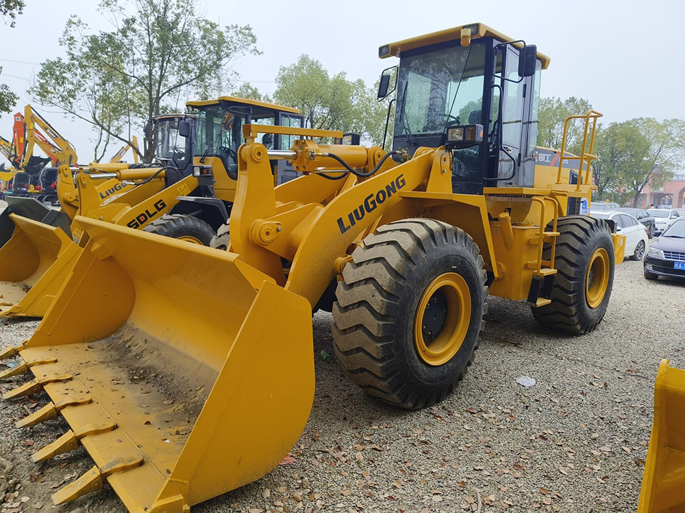 HIGH QUALITY and CHEAP PRICE  Used LiuGong 856 Wheel Loader for sale