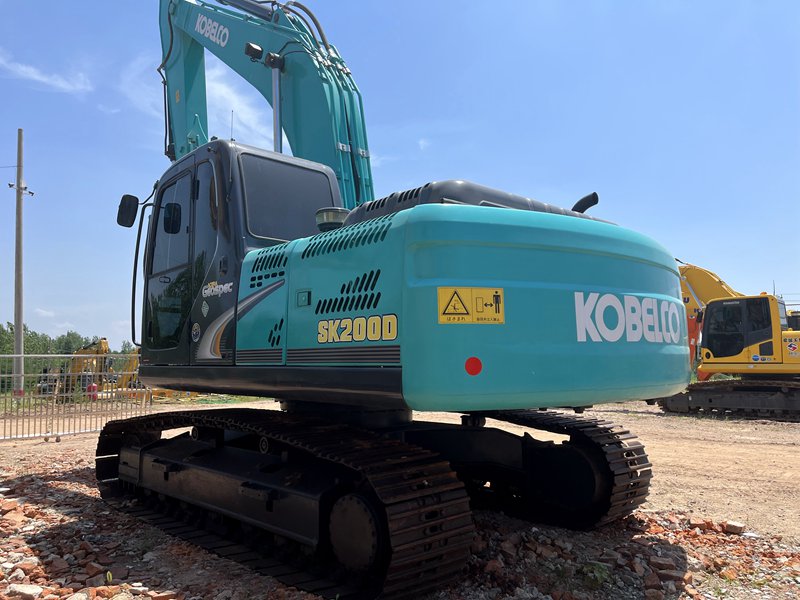 Good condition Used Excavator Kobelco SK200D for sale