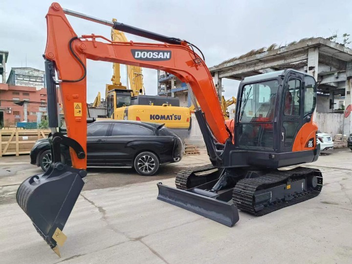 Yanmar Engine Used Doosan Excavator DX55 Micro Crawler Digger Secondhand