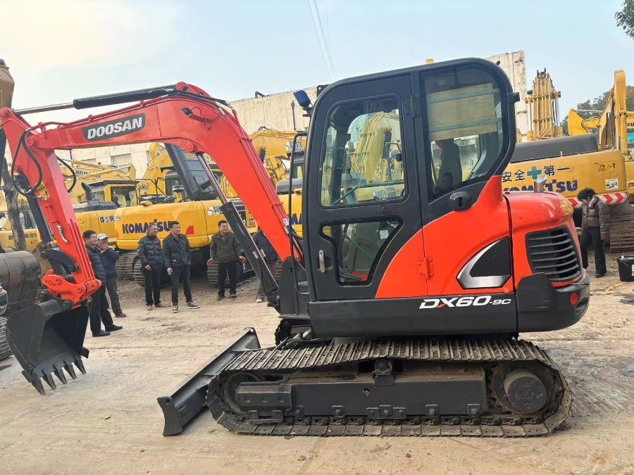 Hydraulic DX60 Doosan Micro Digger 2nd Hand Excavator Crawler 6 Ton