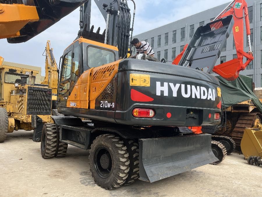 21 Ton Hyundai R210w-9 Used Crawler Excavator Earth Moving Equipment Robex 210w