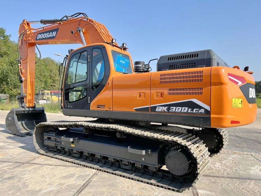 Dx300LC Used Doosan Excavator Equipment For Large Scale Construction
