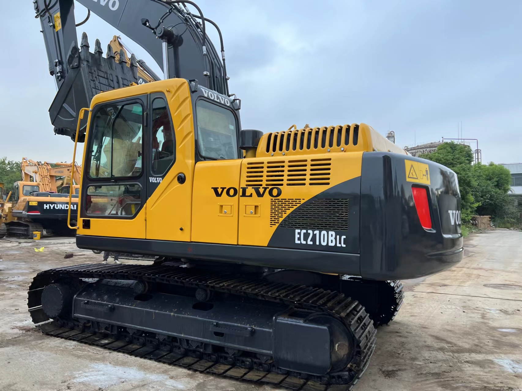Used Volvo 210 Crawler Excavator Used excavator use machinery 107KW 21tons for sale