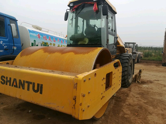 Shantui SR26M-3 26 Ton Vibratory Road Roller 140KW Weichai Engine