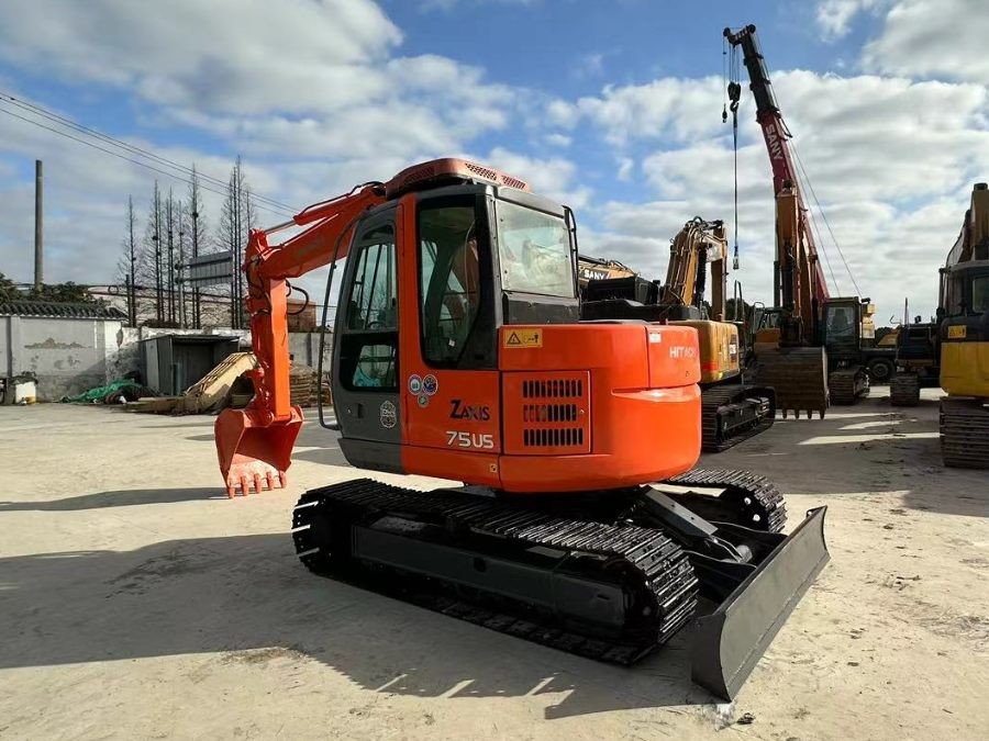 7 Ton Used Hitachi ZX75US-A Excavator Original Japan Mini Model
