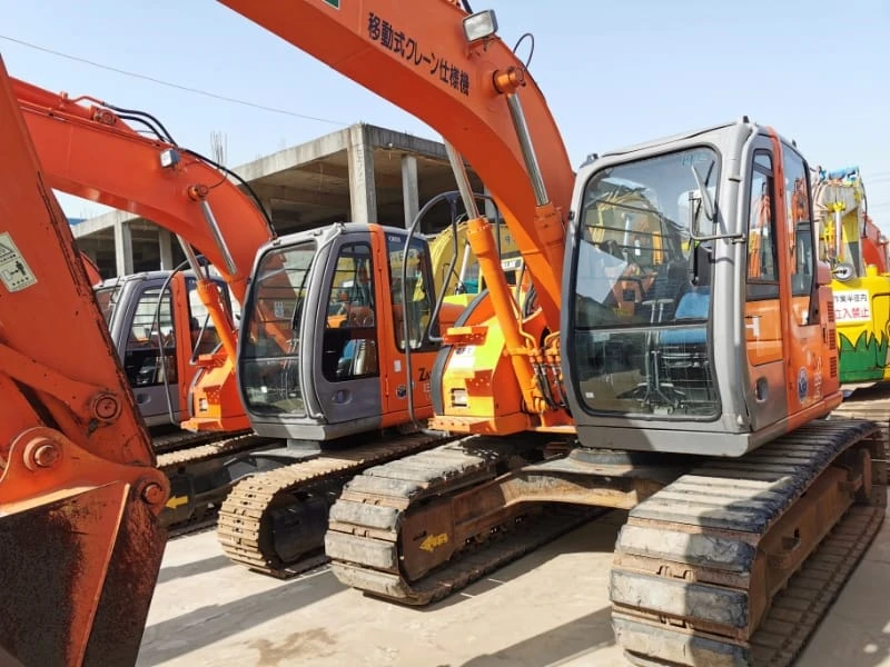 Little Working Hours Used Cheap Hitachi 135 Excavator