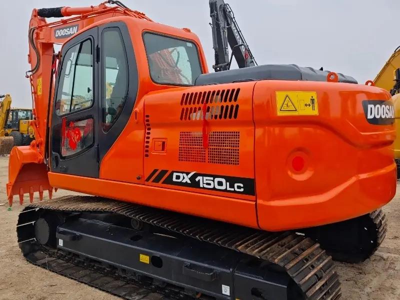 Doosan 15ton DX150 Almost New large crawler excavator made in Korea for sale with fair price