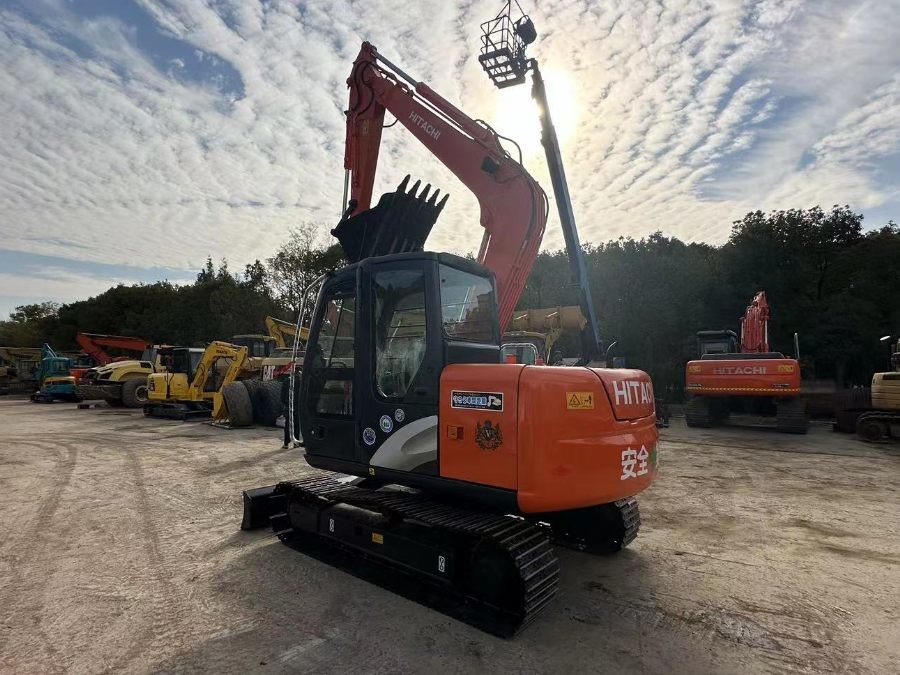 Repossessed Old Hitachi Mini Excavator Zx70 Construction Machinery