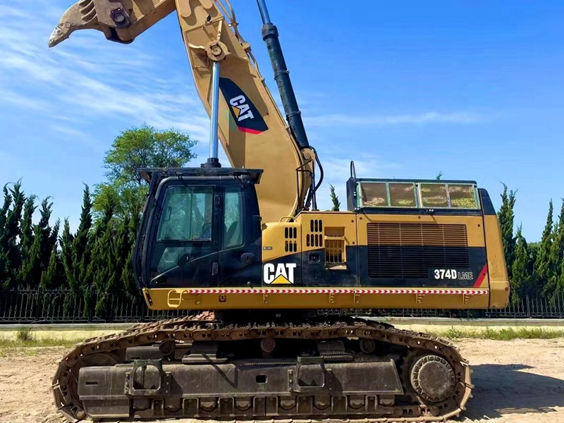 Used CAT Heavy Equipment Crawler Excavator 374d  Digger for Sale