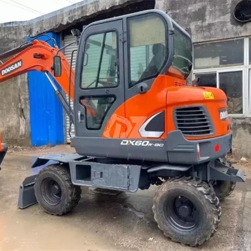 Mini Wheel Used Doosan Excavator DX60W-9C Second Hand 5700KG