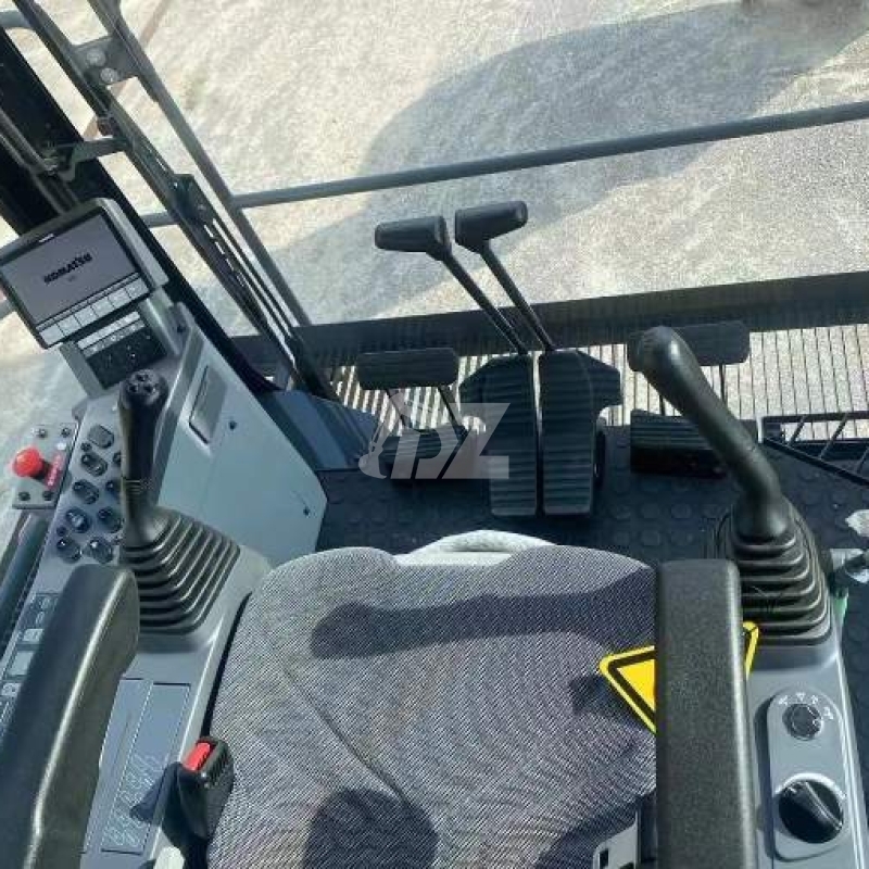 Original Second Hand Komatsu Excavator PC2000-8 Large Earth Moving Machinery