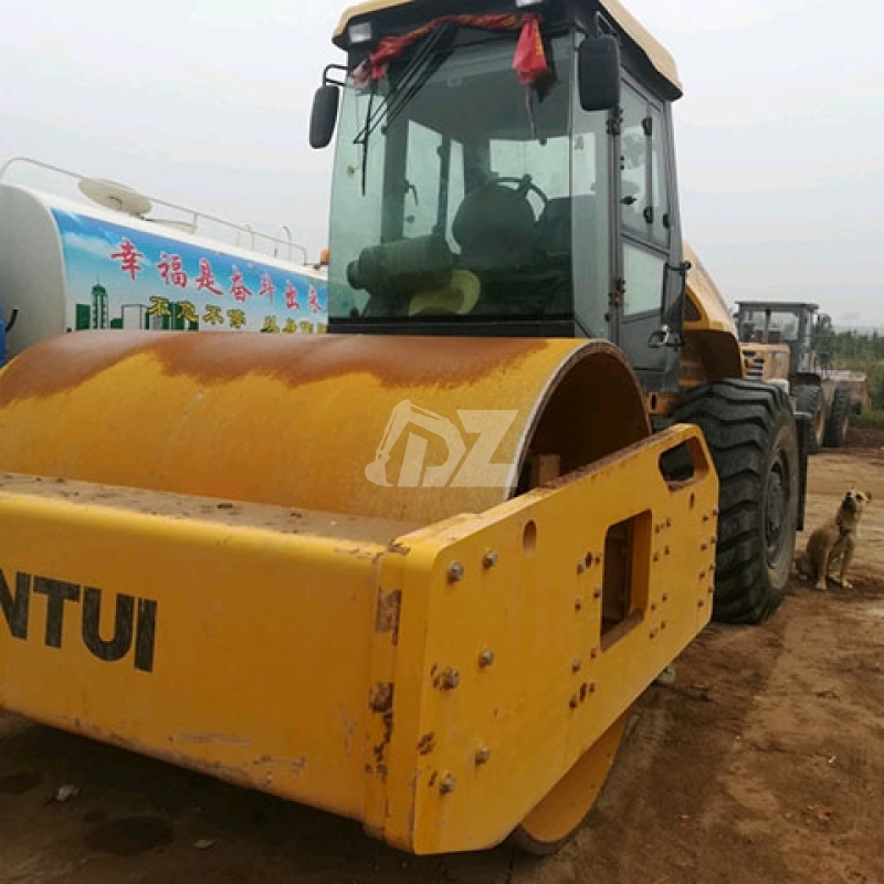 Shantui SR26M-3 26 Ton Vibratory Road Roller 140KW Weichai Engine