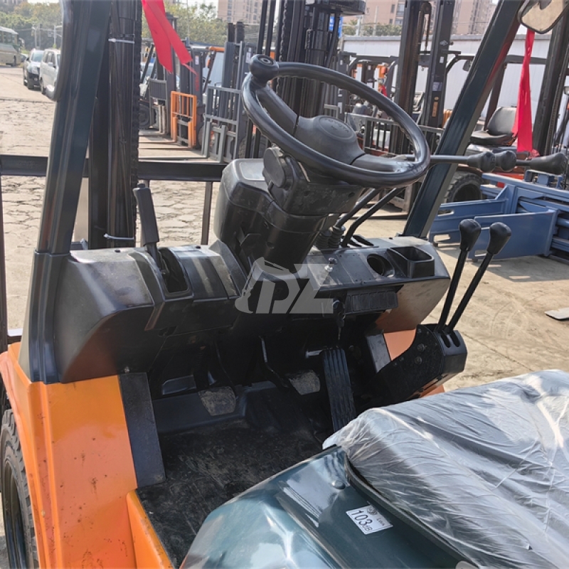 Used 3ton forklift toyota 7FD30