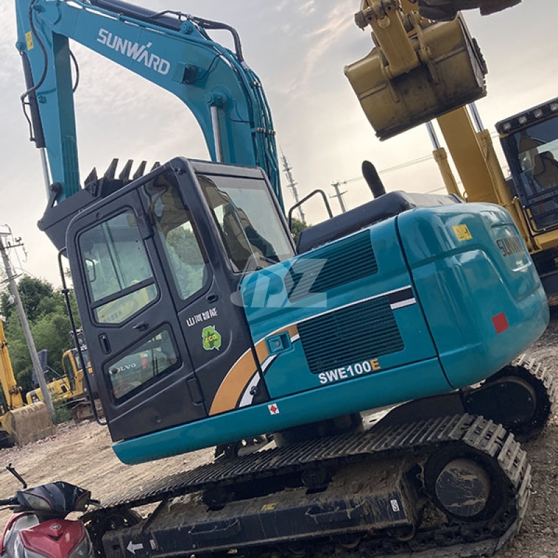 Small Earthmoving Machinery Sunward SWE100E Used Crawler Home Excavator 10tons Swe100 Mini Farm Digger for Sale