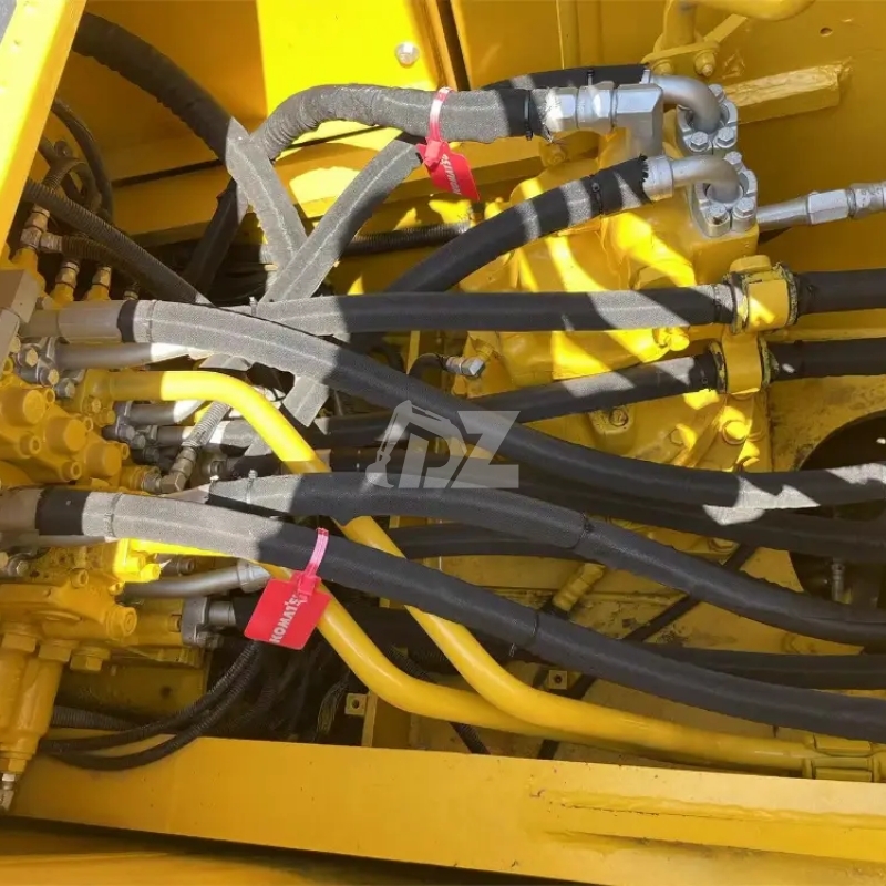 Japanese Hydraulic Used Komatsu PC200-8 Excavator Machine 2000KW 19Tonne