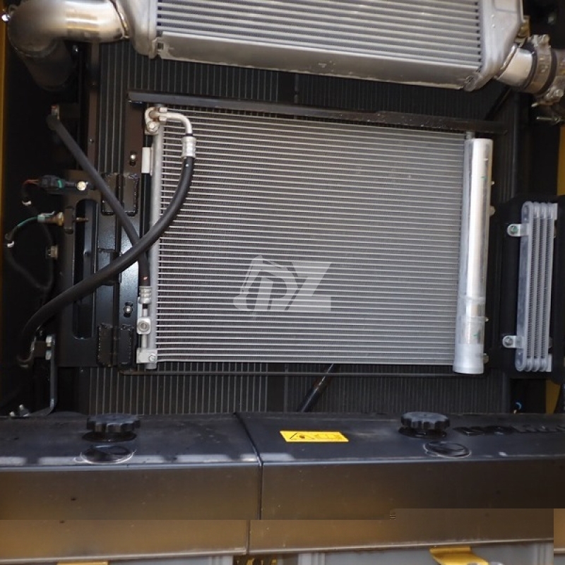 Used Komatsu PC200-11 Excavators  Original Low Price Crawler Hydraulic Excavator Machinery Japanese Condition Hot Sale