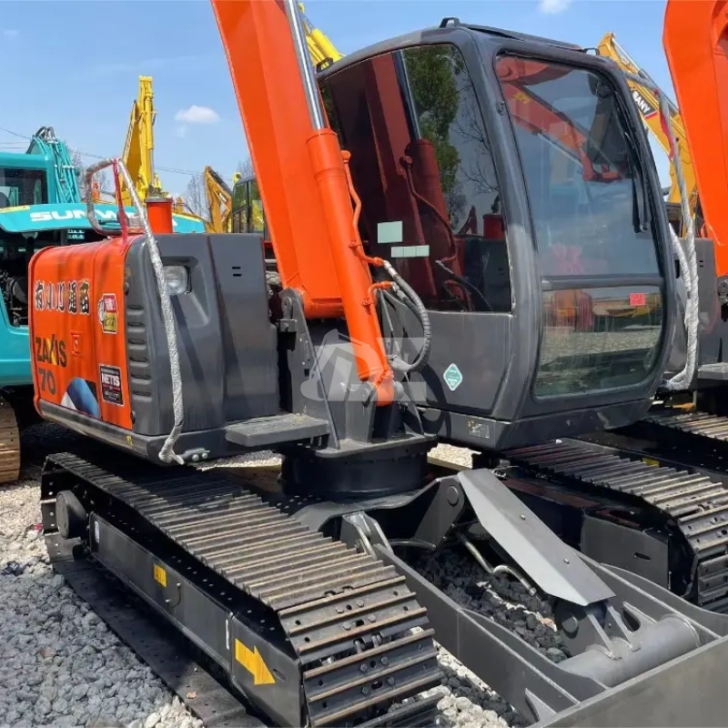 First Class Used Excavators Japan Used Excavator Hitachi ZX70 7 Ton Hitachi Excavator for Sale