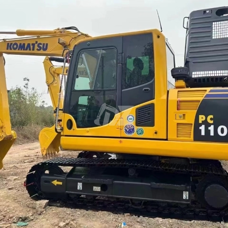 Used komatsu PC110 Original Japan 11Ton High Work Efficiency and Low Working Hours Middle Digger Imported From Japan