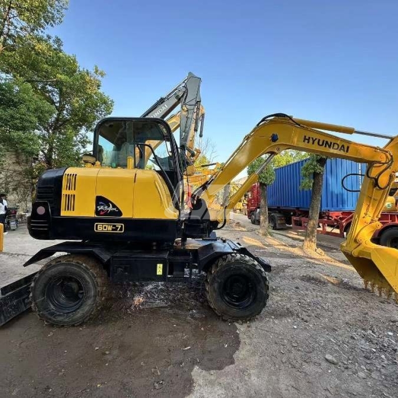 Original Hyundai R60w-7 Pre Owned Mini Excavator Used Wheel Digger 6 Ton