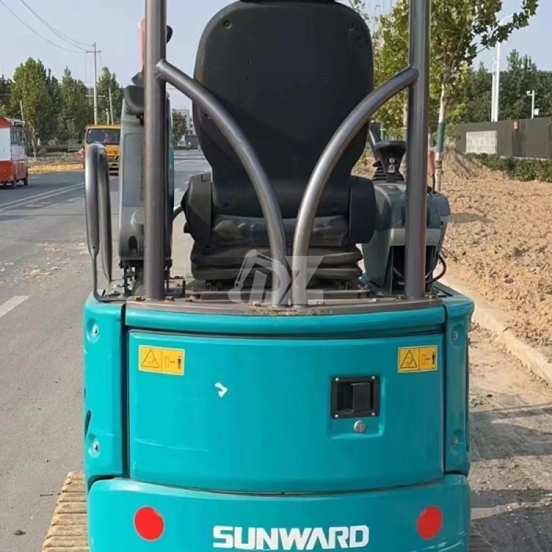 Fairly Used Power Operating Sunward Swe18uf Mini Excavator 1.8 Ton For Sale