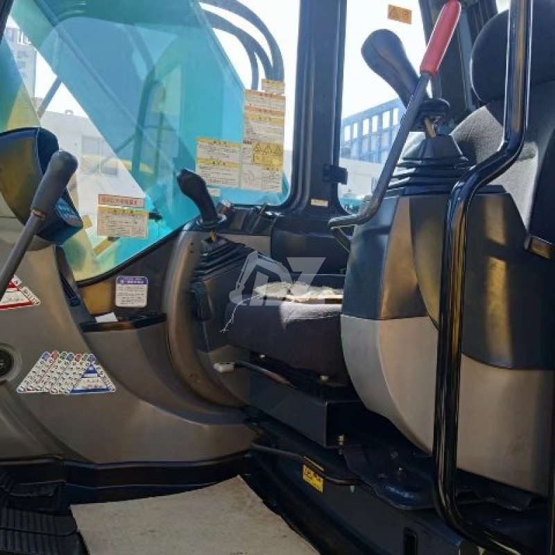 2000KW Large Turbocharged Used Kobelco Excavator SK135SR Crawler 13 Ton