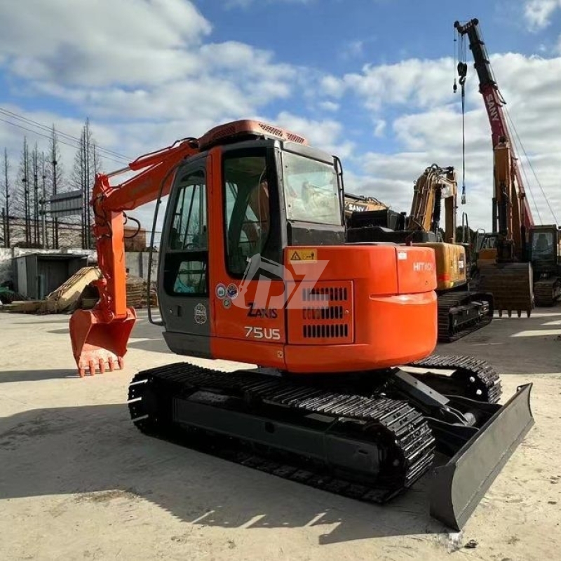 7 Ton Used Hitachi ZX75US-A Excavator Original Japan Mini Model