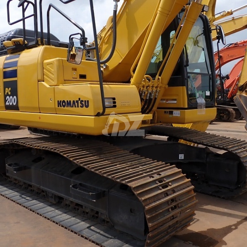 Used Komatsu PC200-11 Excavators  Original Low Price Crawler Hydraulic Excavator Machinery Japanese Condition Hot Sale