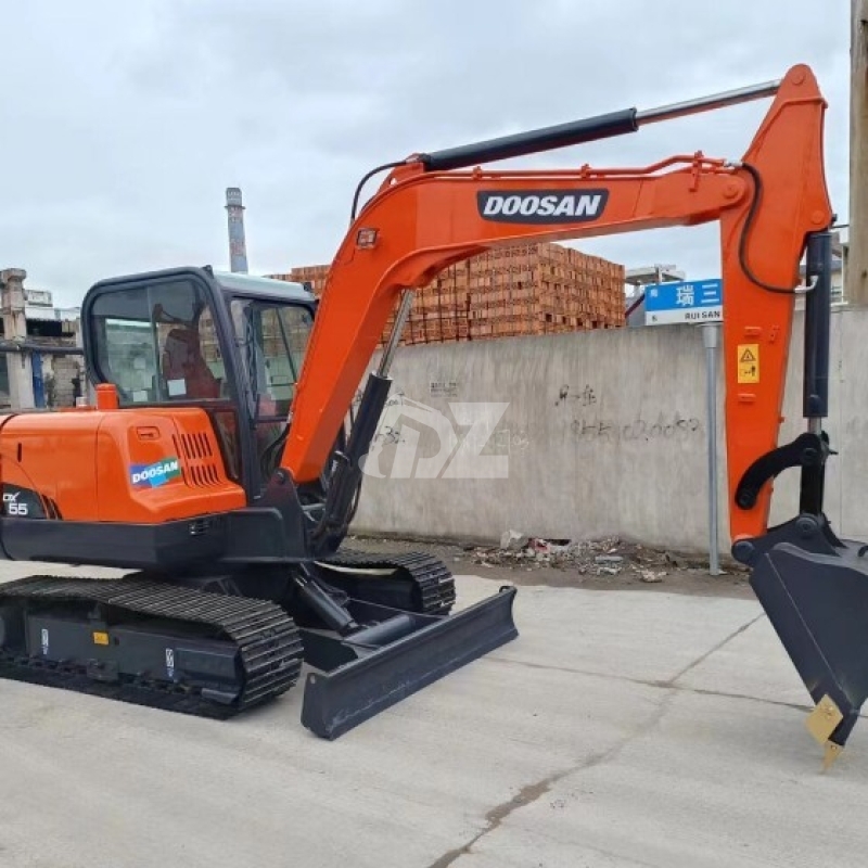Yanmar Engine Used Doosan Excavator DX55 Micro Crawler Digger Secondhand