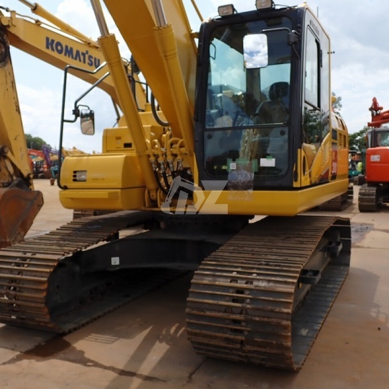 Used Komatsu PC200-11 Excavators  Original Low Price Crawler Hydraulic Excavator Machinery Japanese Condition Hot Sale