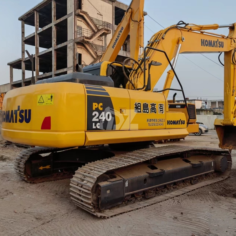 Japan Used Komatsu PC240 PC240-8 Medium Excavator 24ton Second Hand Komatsu 240 240-8 Earth Moving Digger Construction Machinery