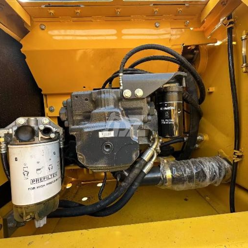 2000KW Engineering Used Komatsu Excavator Equipment PC200-8 19Tonne