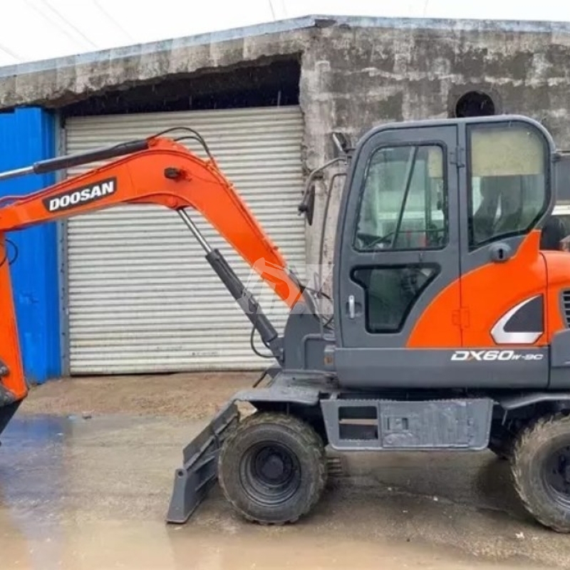 Mini Wheel Used Doosan Excavator DX60W-9C Second Hand 5700KG