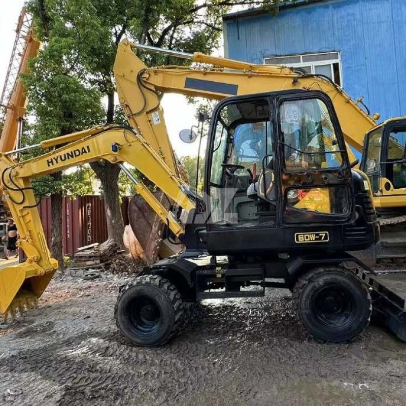 Original Hyundai R60w-7 Pre Owned Mini Excavator Used Wheel Digger 6 Ton