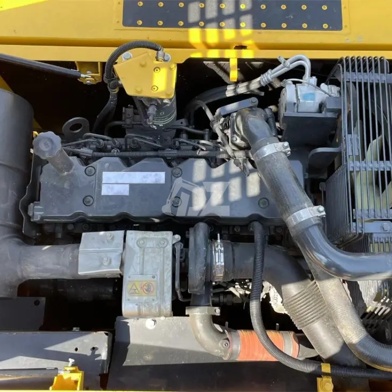 Japanese Hydraulic Used Komatsu PC200-8 Excavator Machine 2000KW 19Tonne