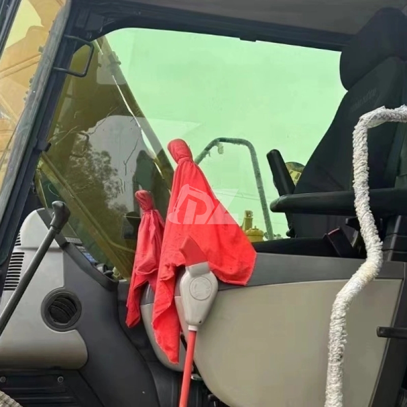 Used komatsu PC110 Original Japan 11Ton High Work Efficiency and Low Working Hours Middle Digger Imported From Japan