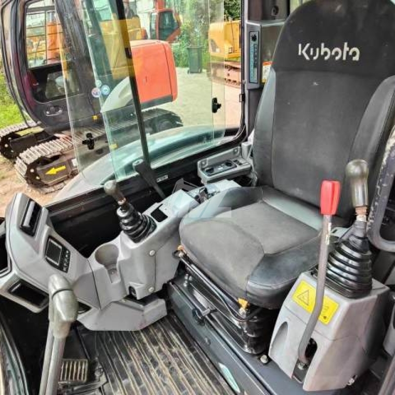 EPA Engine Old Kubota Mini Excavator Second Hand Kx165 5.5 Ton