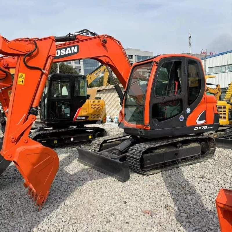 Powerful second-hand 7ton wheeled crawler DX75 excavator for sale