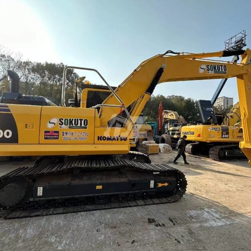 2000KW Engineering Used Komatsu Excavator Equipment PC200-8 19Tonne