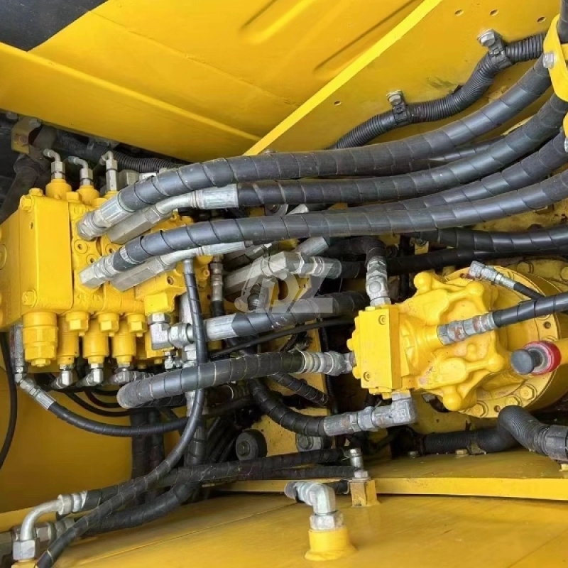 Used komatsu PC110 Original Japan 11Ton High Work Efficiency and Low Working Hours Middle Digger Imported From Japan