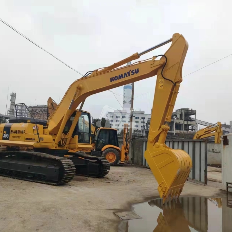 Good Quality Used Excavators komatsu Pc300-7 Japan Brand Second Hand Crawler Excavator 30ton Large Machine Cheap Price for Sale