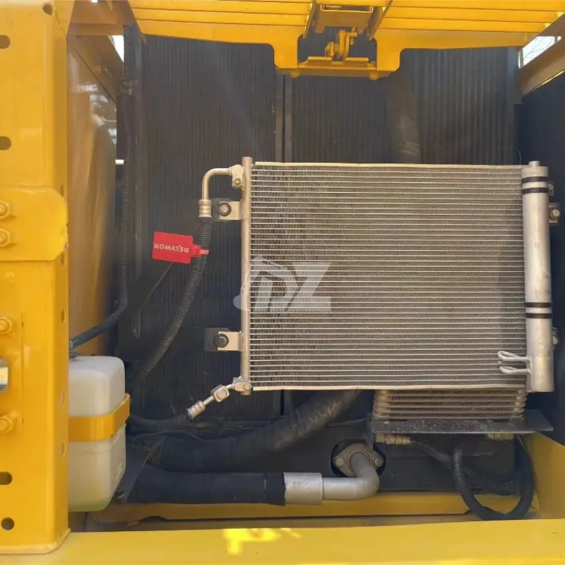 Japanese Hydraulic Used Komatsu PC200-8 Excavator Machine 2000KW 19Tonne