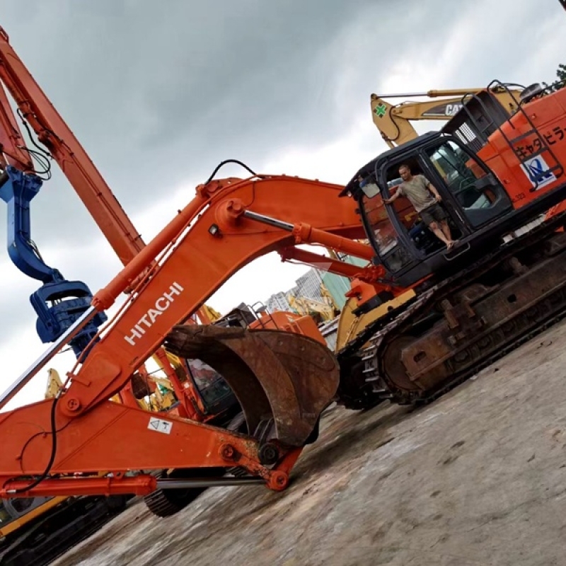 Construction Machinery Mining Mining Using a Second-hand Large Excavator Hitachi ZX670 Hitachi Excavator for Sale