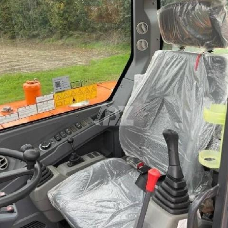 Rubber Wheel Used Doosan Excavator Machinery DX60W 5550KG