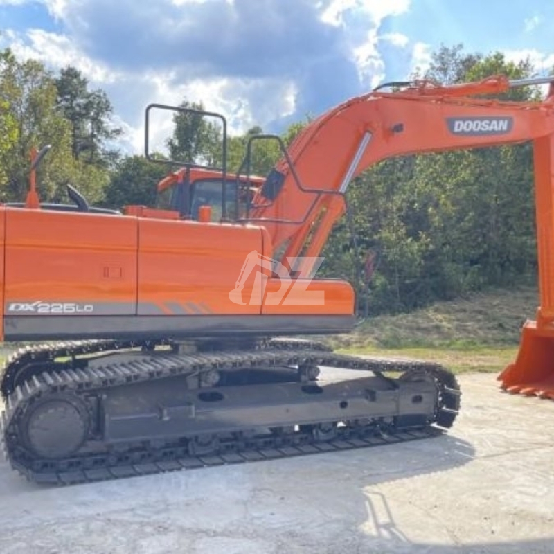 1900KW Doosan DX225LC Used Large Excavators Construction Digging Machine