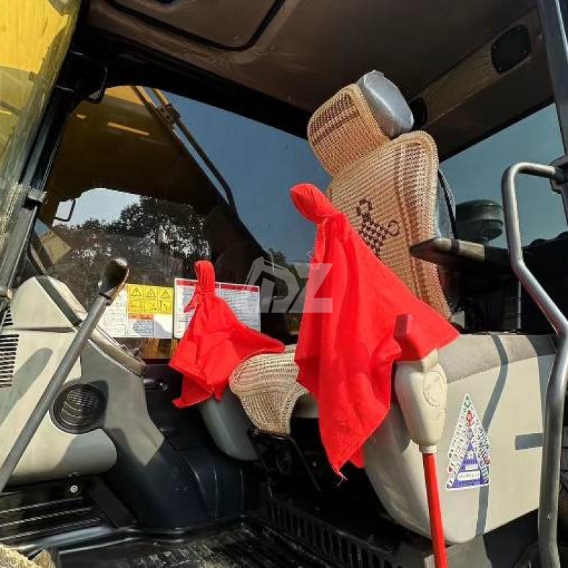 2000KW Engineering Used Komatsu Excavator Equipment PC200-8 19Tonne