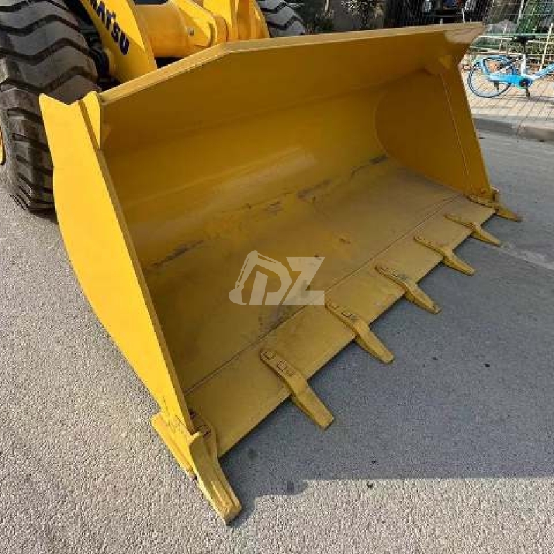 Small Komatsu WA380 Wheel Front Loader Used Japan Made Original