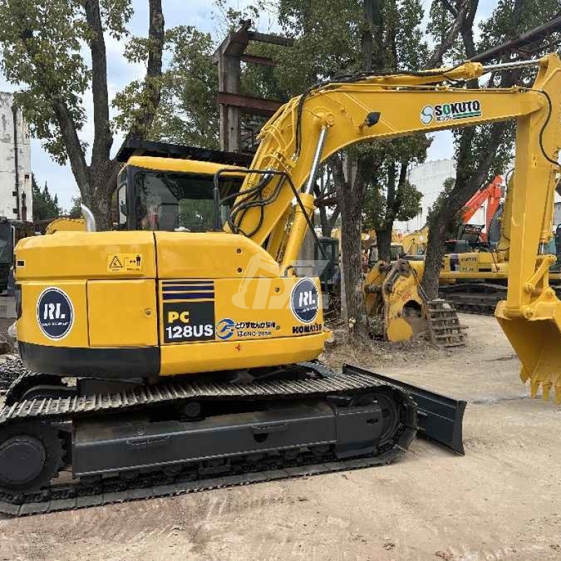 Japanese Used Komatsu Excavator PC128US Repossessed Mini Crawler