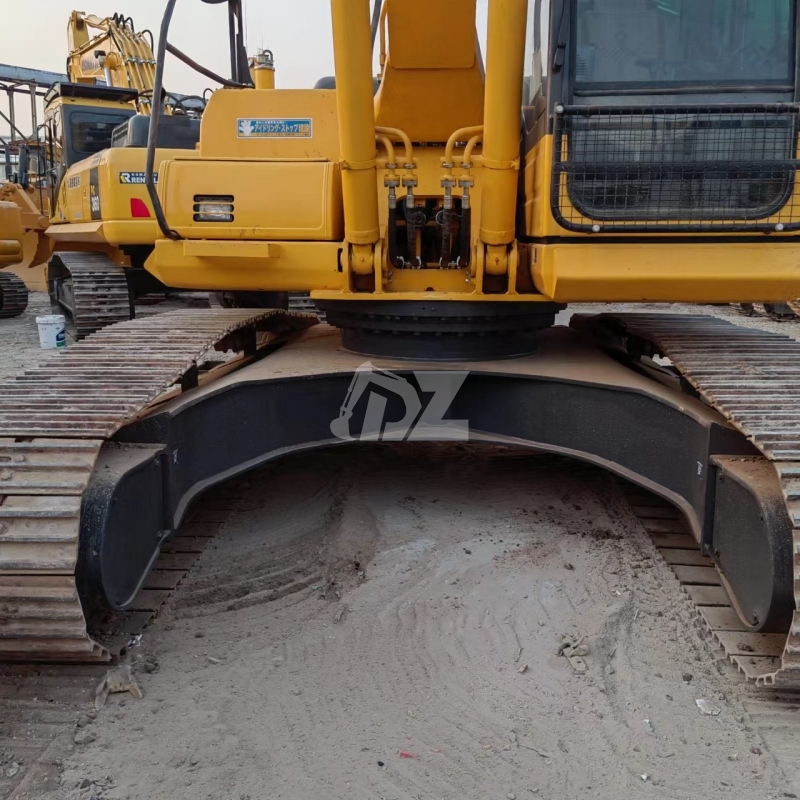 Japan Used Komatsu PC240 PC240-8 Medium Excavator 24ton Second Hand Komatsu 240 240-8 Earth Moving Digger Construction Machinery