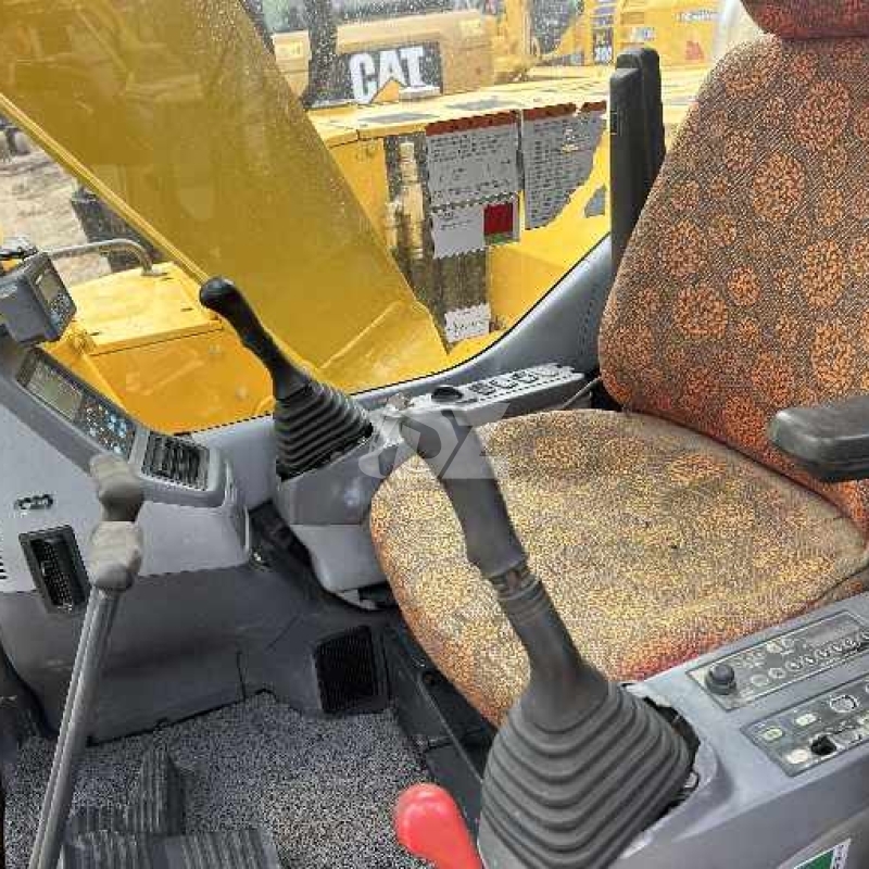 Japanese Used Komatsu Excavator PC128US Repossessed Mini Crawler